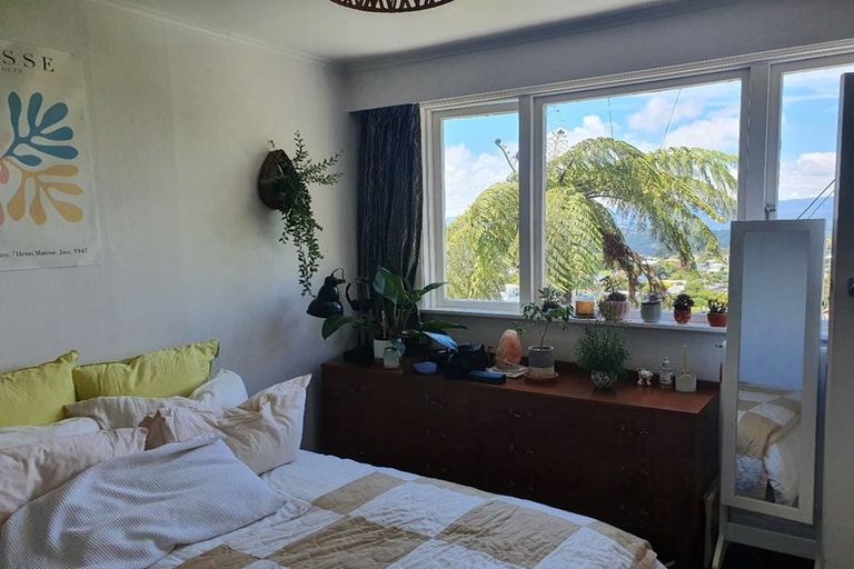 Photo of property in 38 Sugarloaf Road, Brooklyn, Wellington, 6021