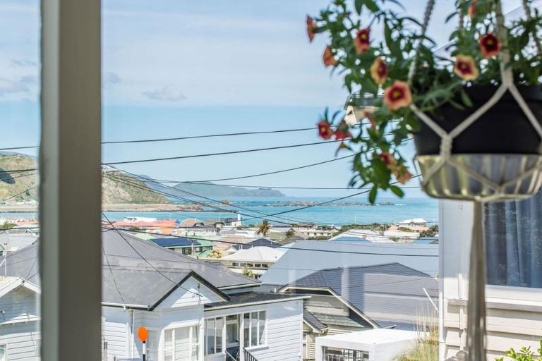 Photo of property in 66 Queens Drive, Lyall Bay, Wellington, 6022