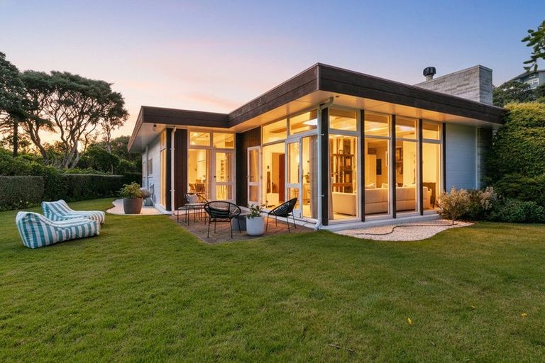 Photo of property in 10 Mathieson Avenue, Khandallah, Wellington, 6035