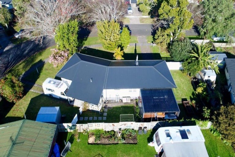 Photo of property in 16 Fairview Place, Te Puke, 3119