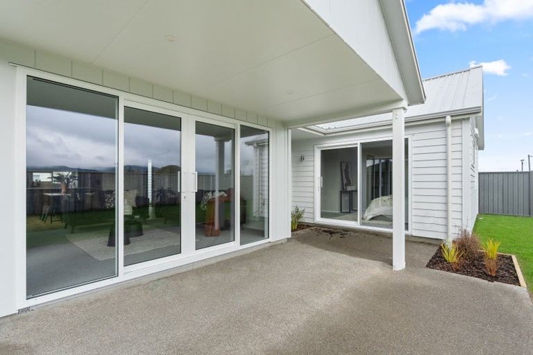 Photo of property in 21 Hereford Drive, Carterton, 5713