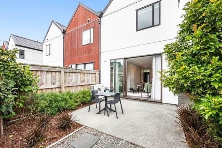 Photo of property in 25 Ron Deal Way, Epuni, Lower Hutt, 5011