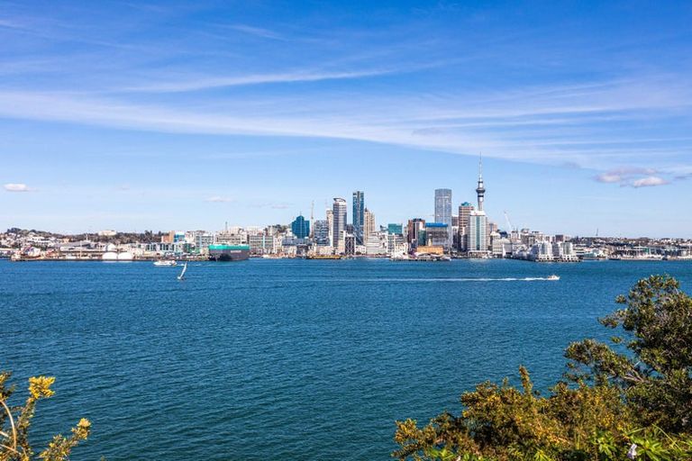 Photo of property in 81a Stanley Point Road, Stanley Point, Auckland, 0624