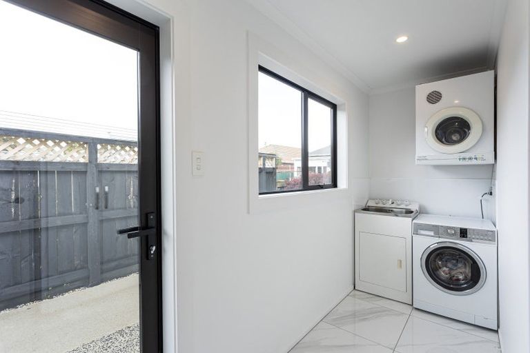 Photo of property in 215 Bay View Road, Saint Clair, Dunedin, 9012