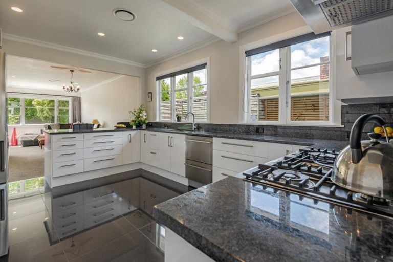 Photo of property in 8 Hughes Avenue, Hokowhitu, Palmerston North, 4410