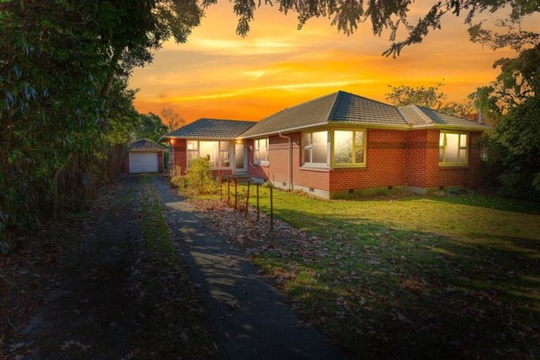 Photo of property in 340 Memorial Avenue, Burnside, Christchurch, 8053