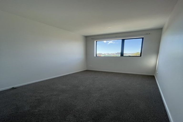 Photo of property in 2/39 Dale Crescent, Pakuranga, Auckland, 2010