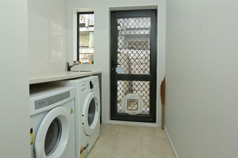 Photo of property in 4 Hornsey Avenue, Henderson, Auckland, 0612