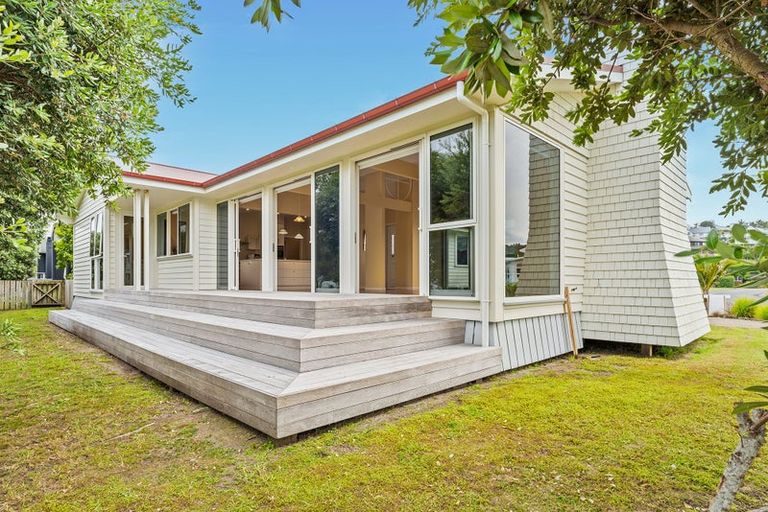 Photo of property in 28 Schooner Avenue, Snells Beach, 0920