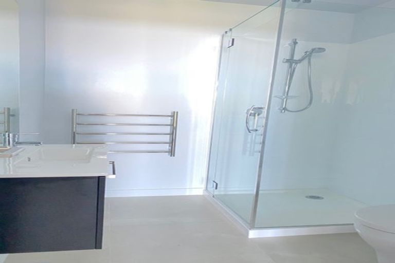 Photo of property in Frank Sargeson Apts, 407/80 Anzac Street, Takapuna, Auckland, 0622