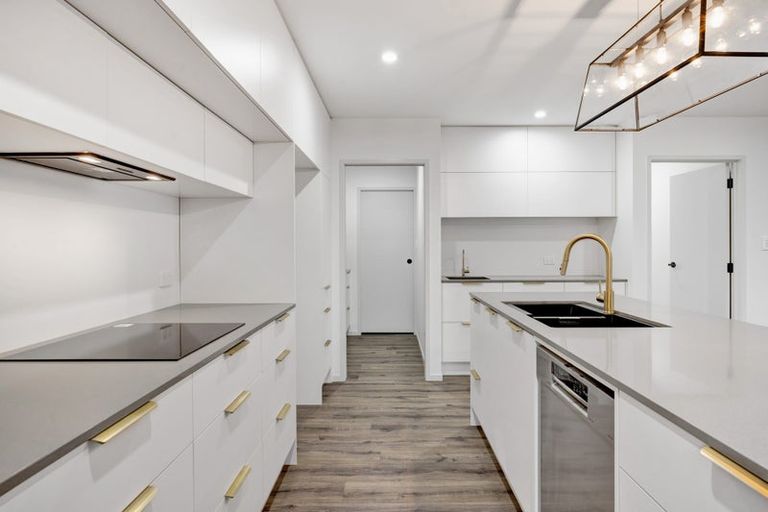 Photo of property in 74 Turuturu Road, Hawera, 4674