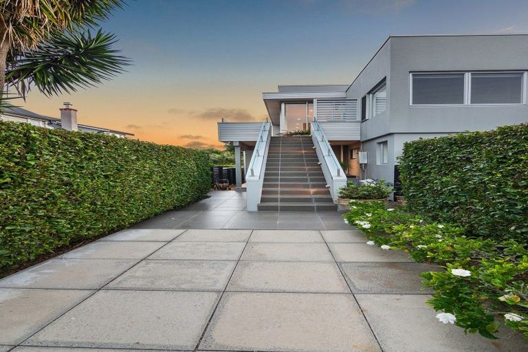Photo of property in 2/2a Earnoch Avenue, Takapuna, Auckland, 0622