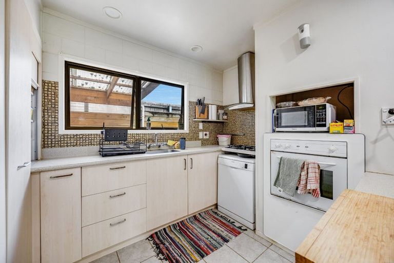 Photo of property in 130a Bruce Mclaren Road, Henderson, Auckland, 0612