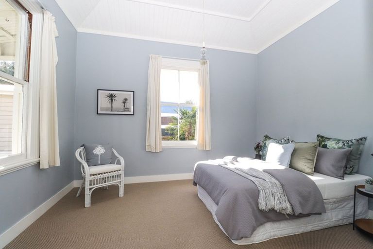 Photo of property in 9 Perrin Place, Kelvin Grove, Palmerston North, 4414