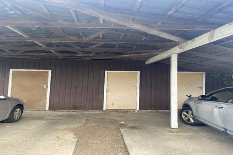 Photo of property in 2/67a Kenderdine Road, Papatoetoe, Auckland, 2025
