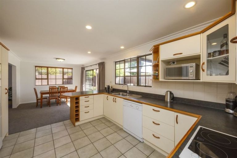 Photo of property in 12 Grange Place, Milson, Palmerston North, 4414