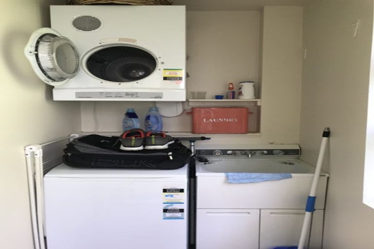 Photo of property in 4/154 Oriental Parade, Oriental Bay, Wellington, 6011