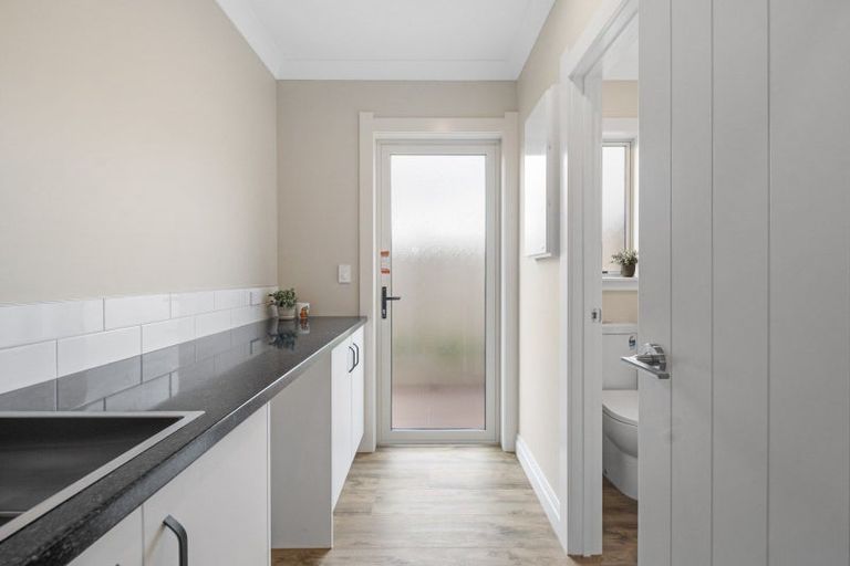 Photo of property in 66 Bridge Street, Bulls, 4818