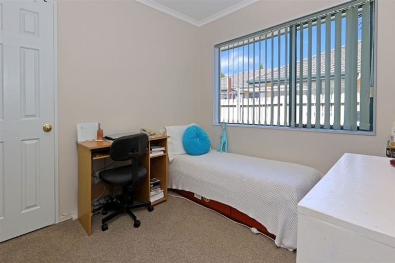 Photo of property in 1 Poinsettia Place, Henderson, Auckland, 0610