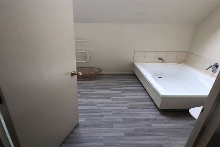 Photo of property in 84 Matipo Street, Riccarton, Christchurch, 8041