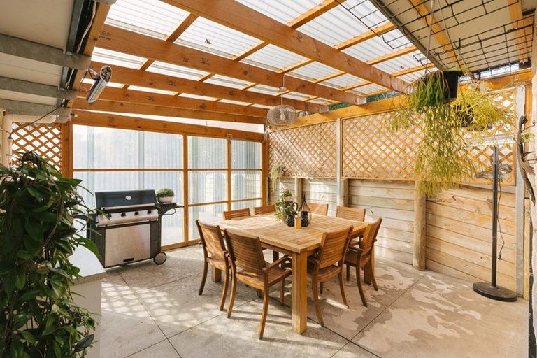 Photo of property in 9 Aspen Way, Kelvin Grove, Palmerston North, 4414