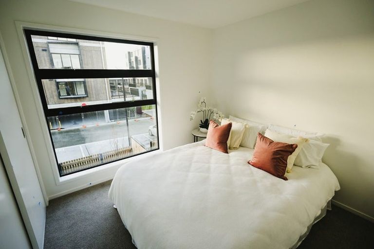 Photo of property in 38 Rauemi Way, Te Atatu South, Auckland, 0610