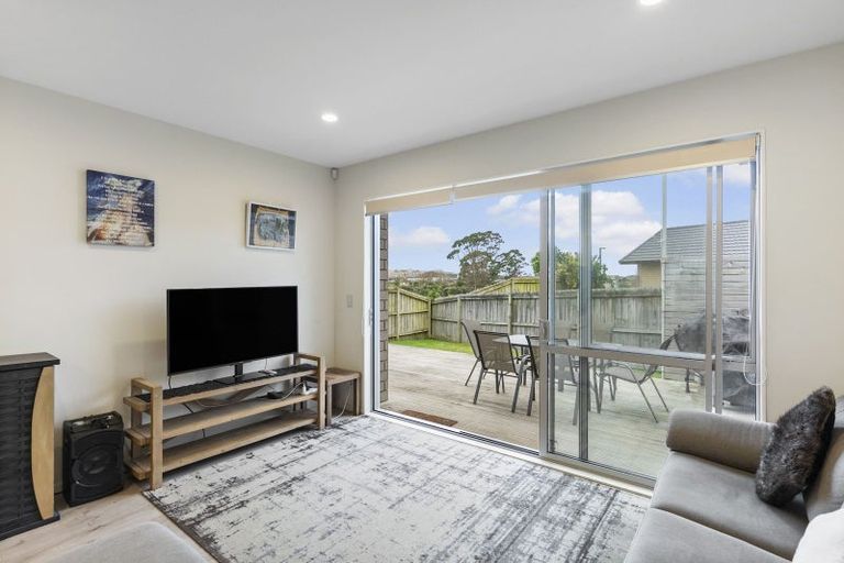 Photo of property in 35 Harriet Johnston Drive, Pokeno, 2402