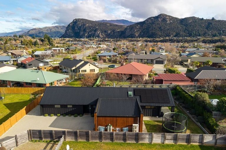 Photo of property in 7 Hebbard Court, Albert Town, Wanaka, 9305