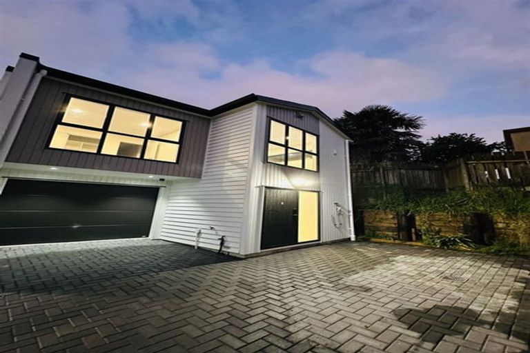 Photo of property in 21f Craigbank Avenue, New Lynn, Auckland, 0600