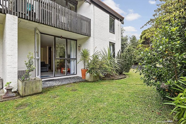 Photo of property in 141c Churton Drive, Churton Park, Wellington, 6037