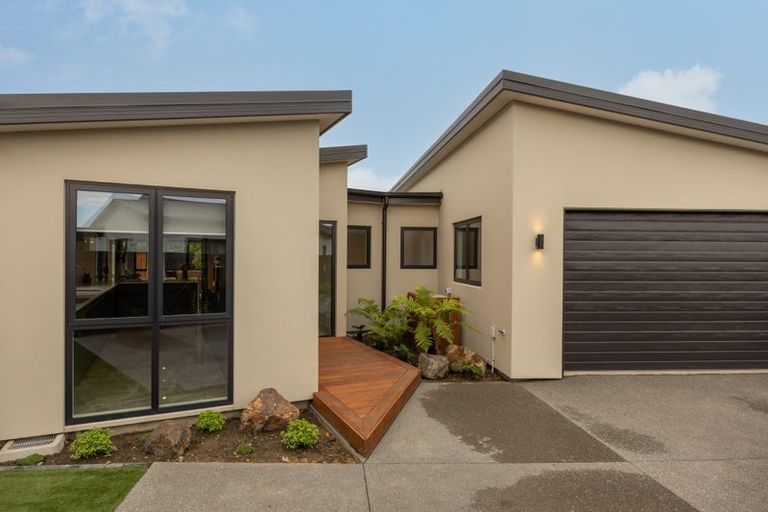 Photo of property in 16 Coupling Close, Prebbleton, 7604