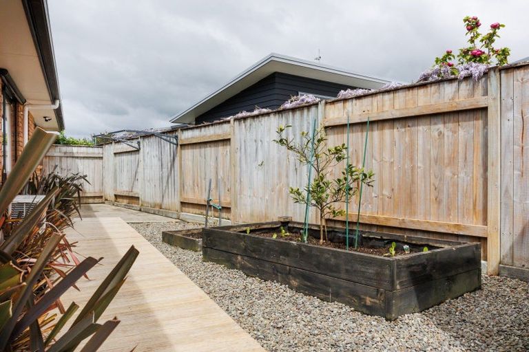 Photo of property in 7 Lorenzo Place, Kelvin Grove, Palmerston North, 4414