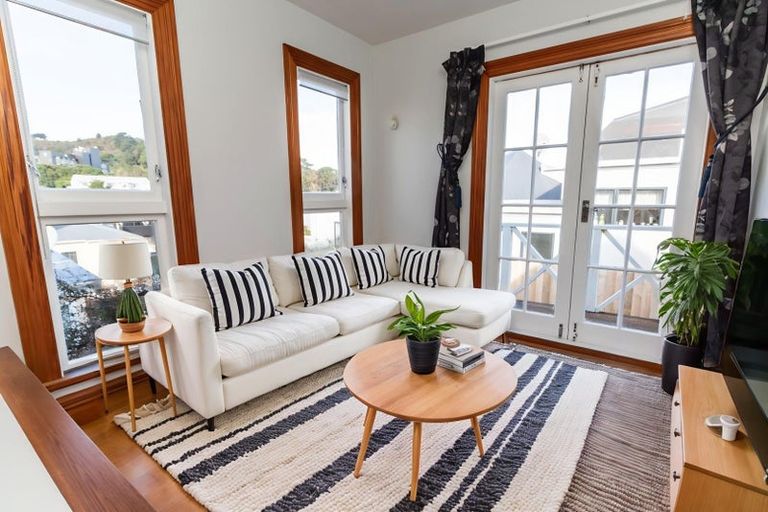 Photo of property in 19 Douglas Street, Mount Cook, Wellington, 6021