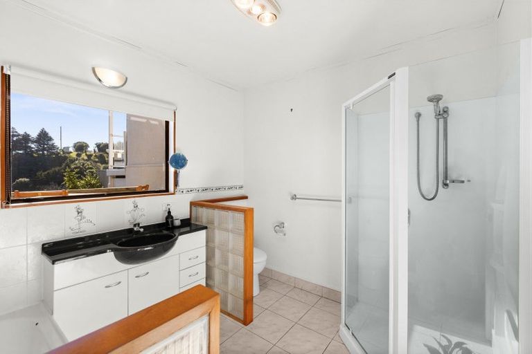 Photo of property in 2/3 Lighthouse Road, Bluff Hill, Napier, 4110