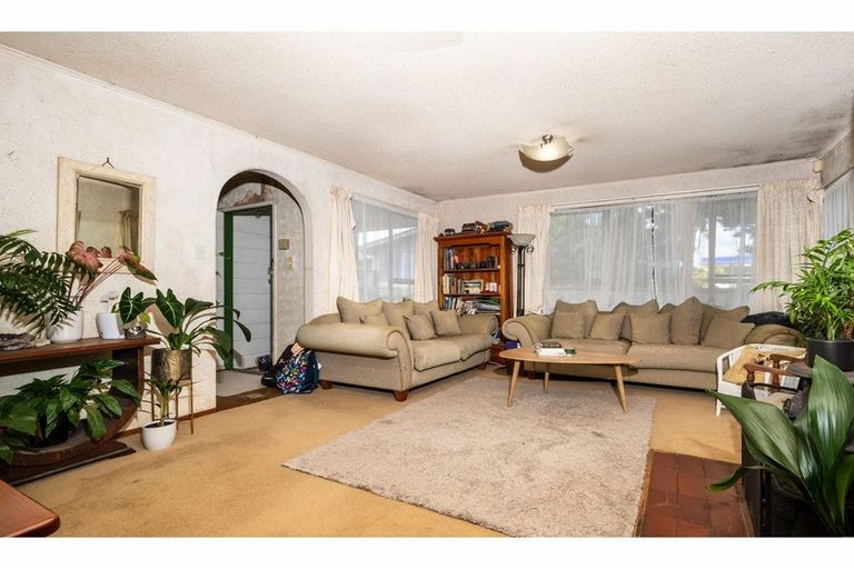 Photo of property in 2 Forest Hill Road, Henderson, Auckland, 0612