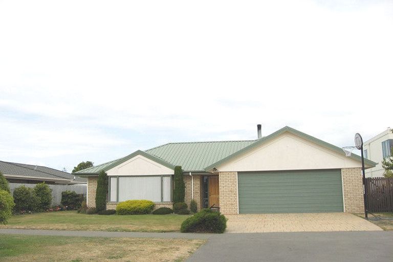 Photo of property in 105 Inwoods Close, Parklands, Christchurch, 8083