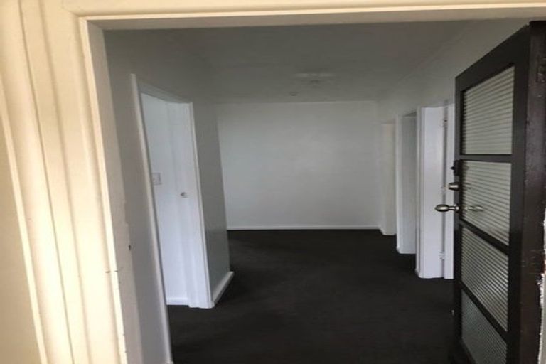 Photo of property in 9 Kotuku Street, Te Atatu Peninsula, Auckland, 0610