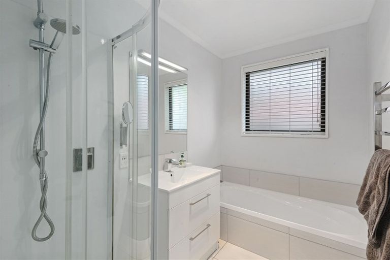 Photo of property in 27 Momorangi Crescent, Redwood, Christchurch, 8051