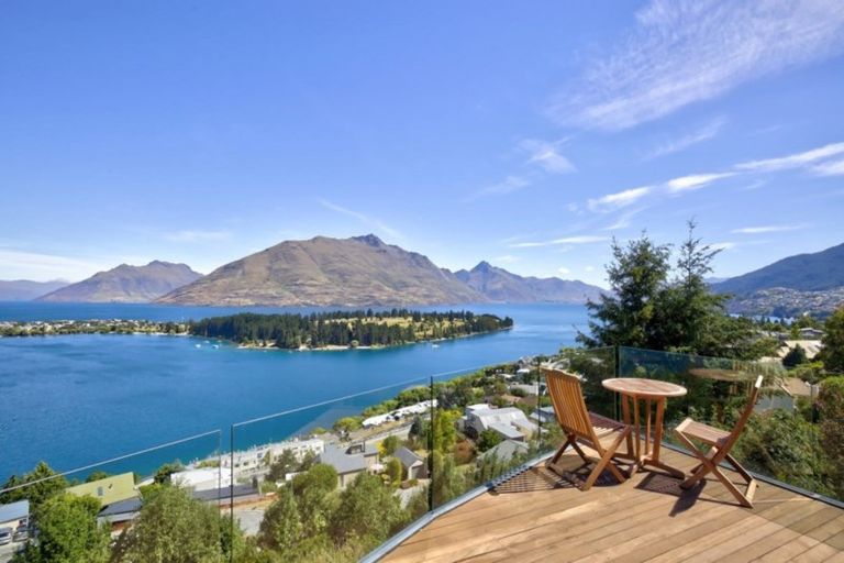 Photo of property in 20 Peregrine Place, Queenstown, 9300