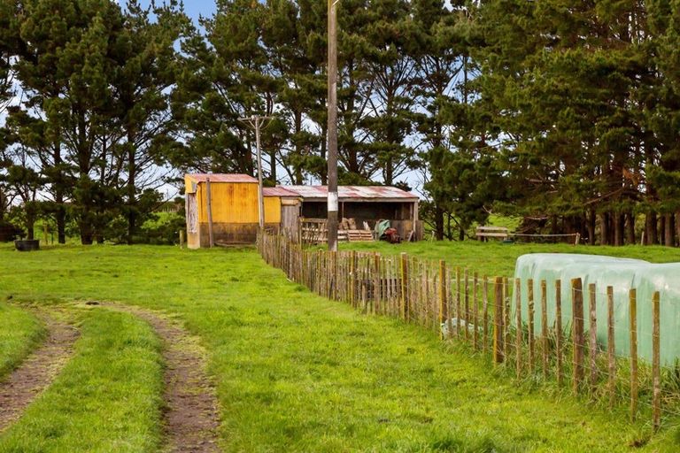 Photo of property in 69 Iredale Road, Hawera, 4610