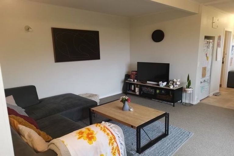 Photo of property in 1 Flint Way, Northland, Wellington, 6012