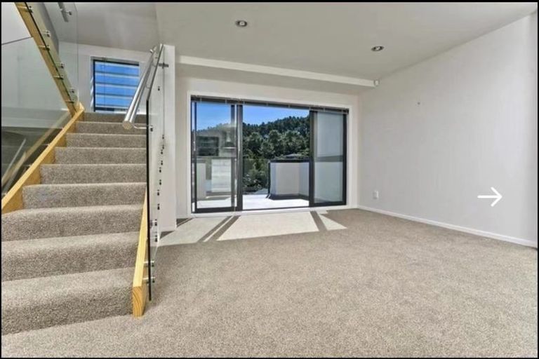 Photo of property in 2/10 Silver Moon Road, Albany Heights, Auckland, 0632