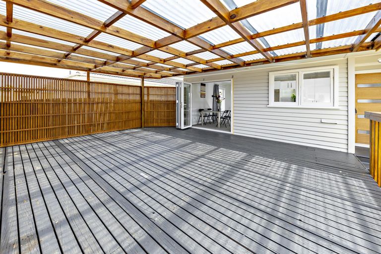 Photo of property in 16 Lyncroft Street, Mangere East, Auckland, 2024