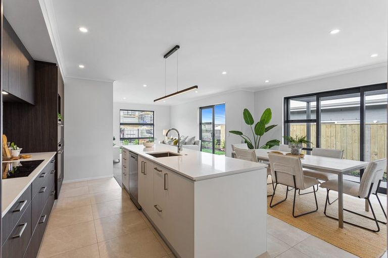 Photo of property in 29 Tiromoana Drive, Red Beach, 0932