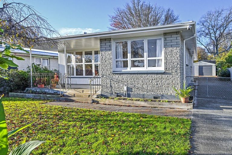 Photo of property in 215 Sunnybank Crescent, Camberley, Hastings, 4120