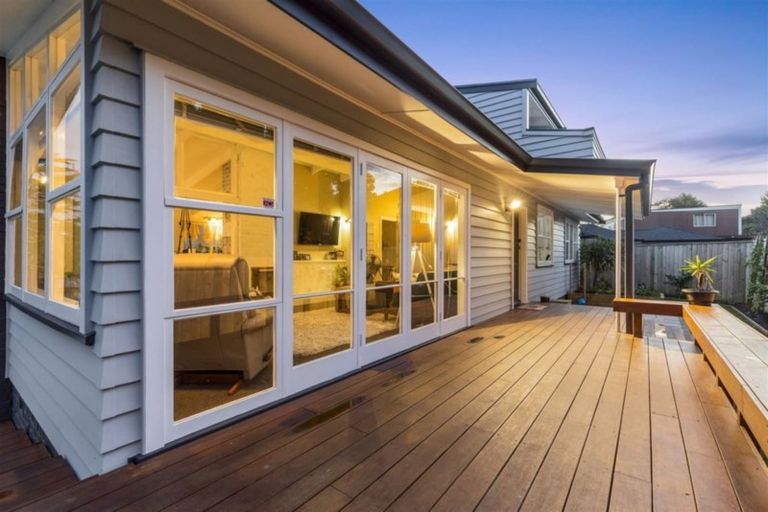 Photo of property in 3 Crompton Road, Massey, Auckland, 0614