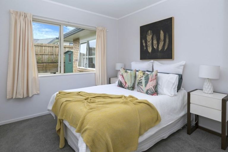 Photo of property in 3 Millisle Place, East Tamaki Heights, Auckland, 2016