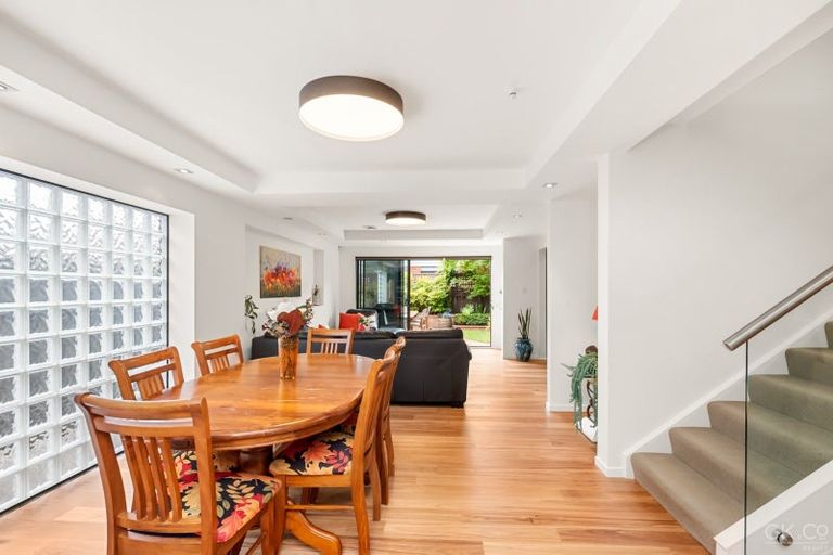 Photo of property in 2/88 Hautana Street, Woburn, Lower Hutt, 5010