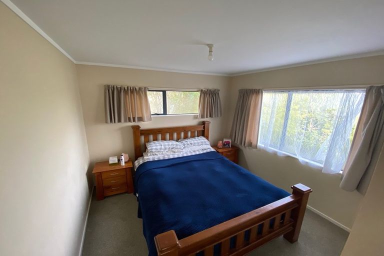 Photo of property in 2/59 Santiago Crescent, Unsworth Heights, Auckland, 0632