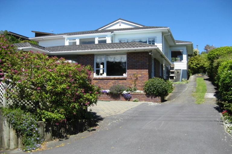 Photo of property in 56 Nicholson Road, Khandallah, Wellington, 6035